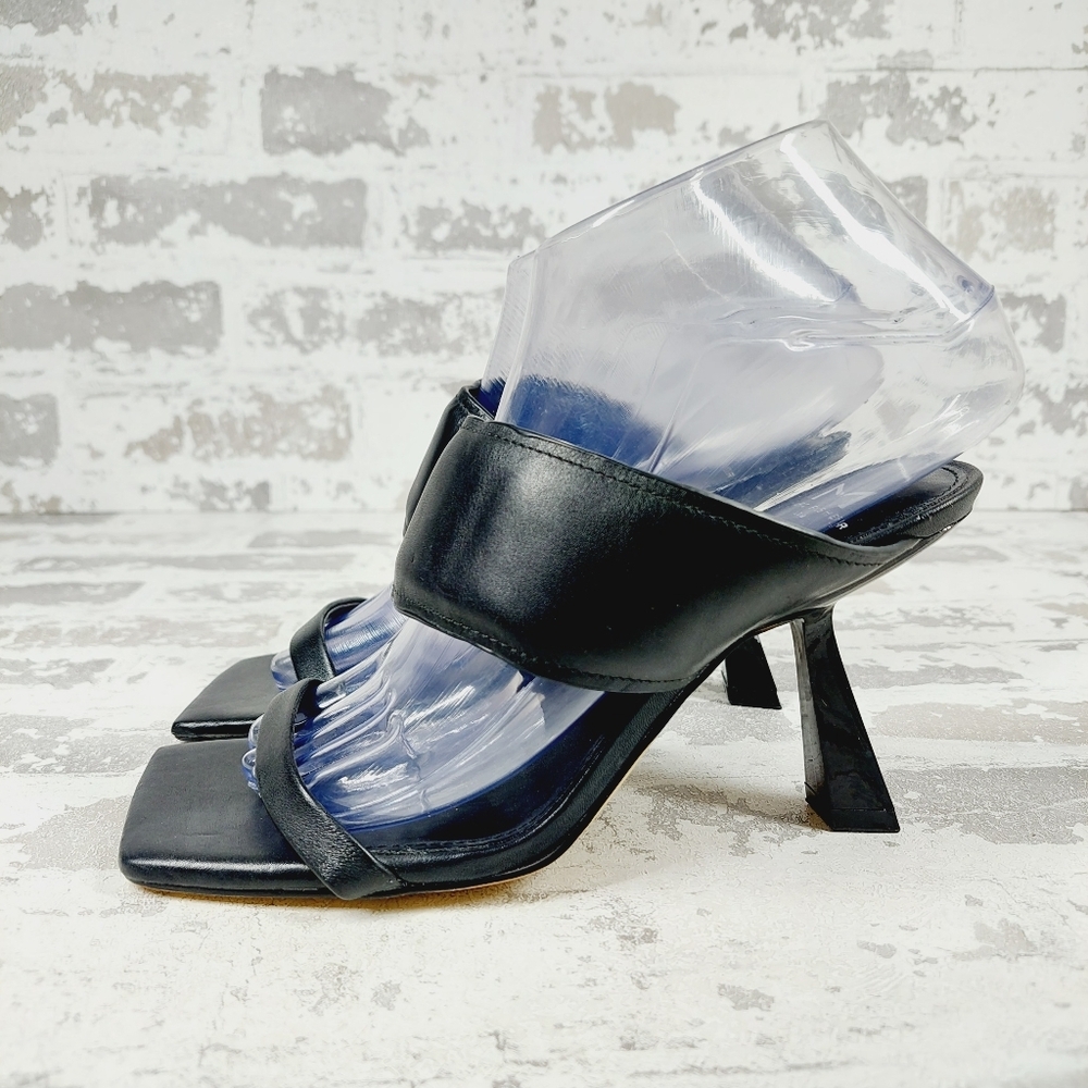 NEW Marc Fisher Deann Tan Leather Square Toe Heels O325